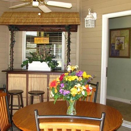 Spruce Hill Inn & Cottages Mansfield Ruang foto