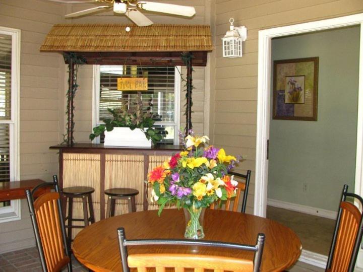 Spruce Hill Inn & Cottages Mansfield Ruang foto