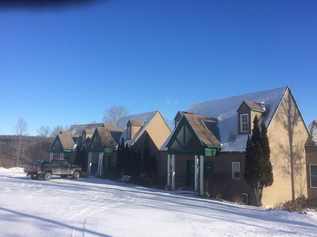 Spruce Hill Inn & Cottages Mansfield Bagian luar foto