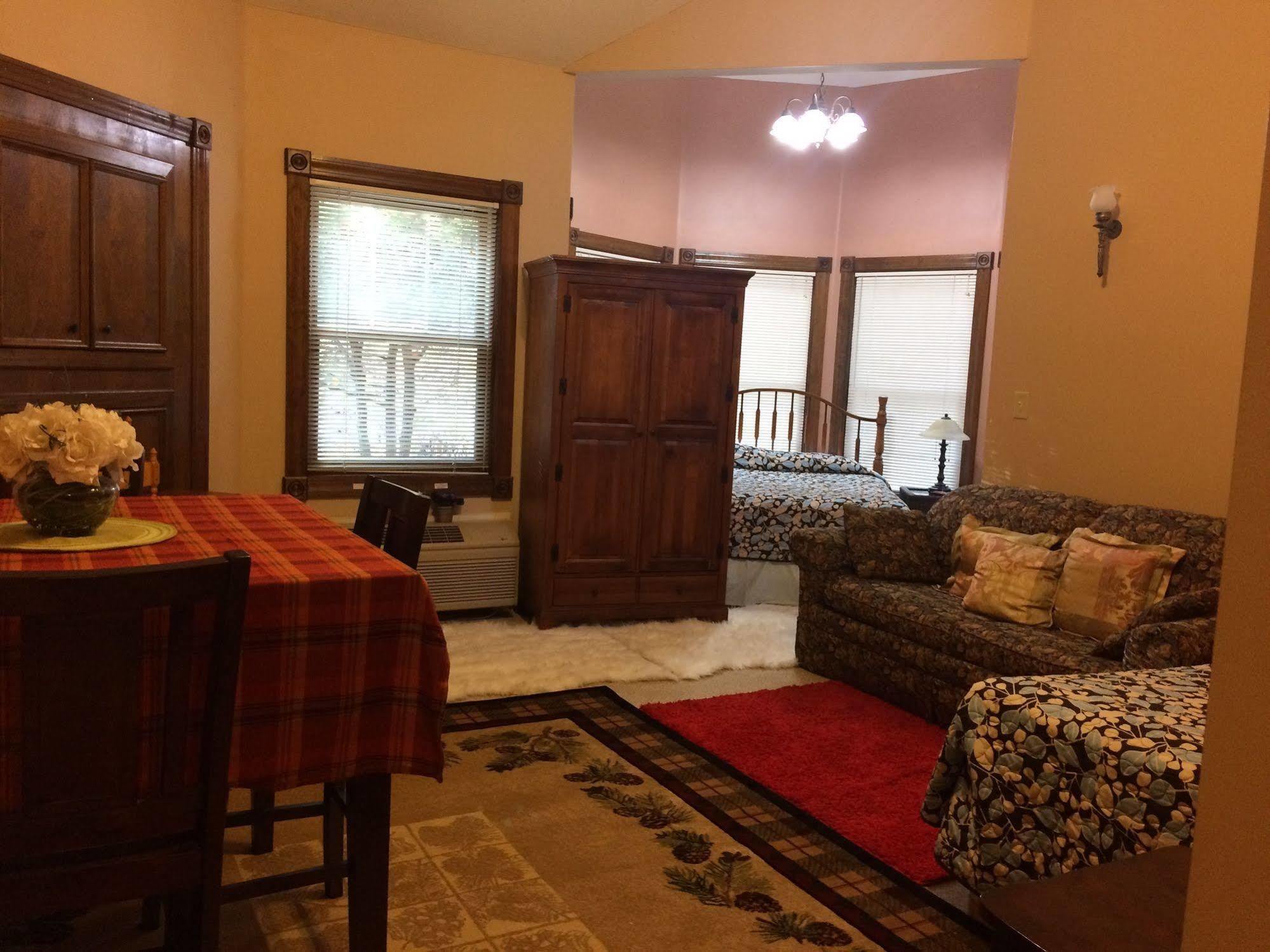 Spruce Hill Inn & Cottages Mansfield Bagian luar foto