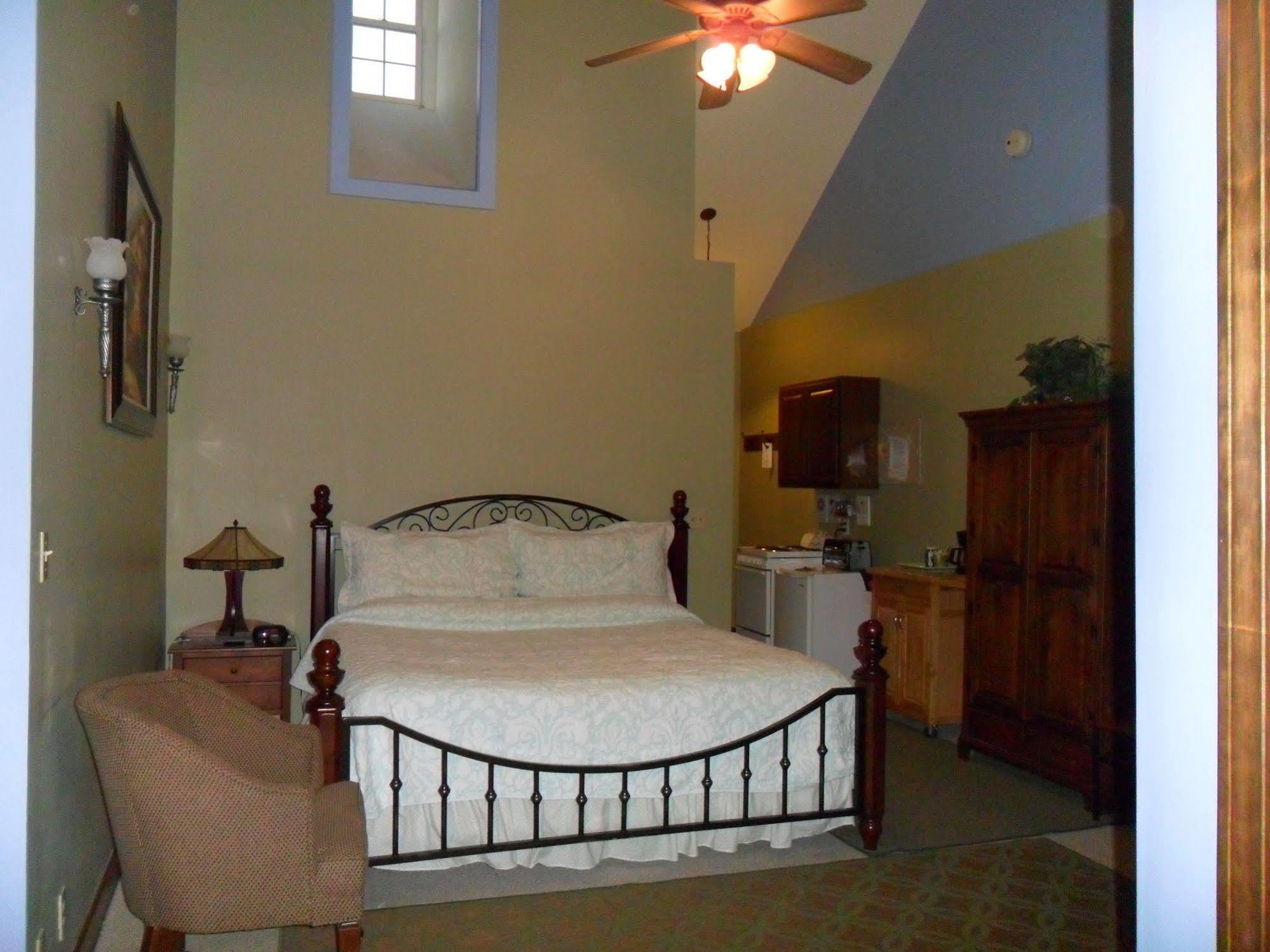 Spruce Hill Inn & Cottages Mansfield Bagian luar foto